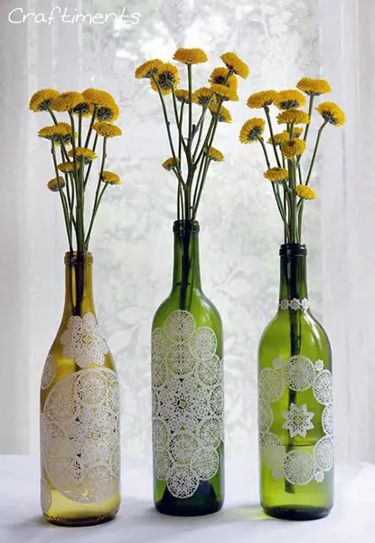 Transforme garrafas de vidro em vasos artesanais