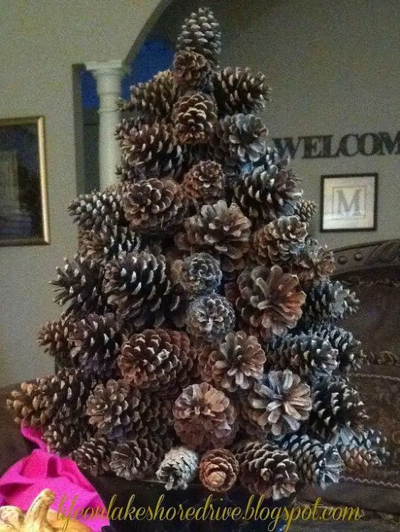 Árvore de Natal de pinhas
