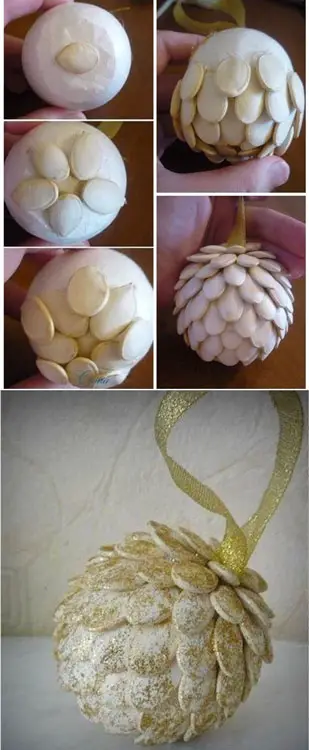 Bola de Natal decorada com sementes