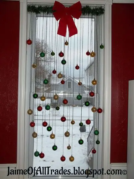 Cortina de bolas de Natal para decoração