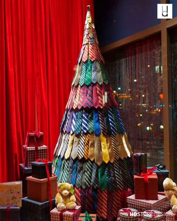 Árvore de Natal criativa com gravatas