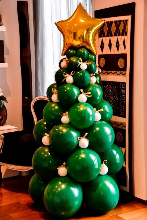 Árvore natalina com balões