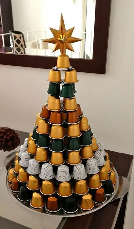 Cápsulas de café para uma árvore natalina diferente