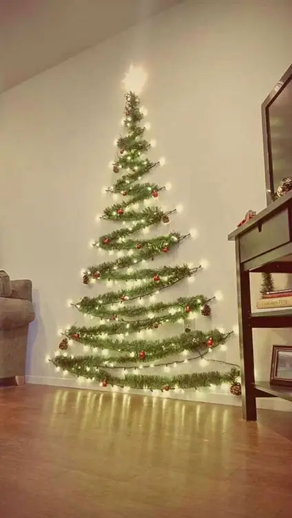 Crie uma árvore  de Natal para a parede da sala