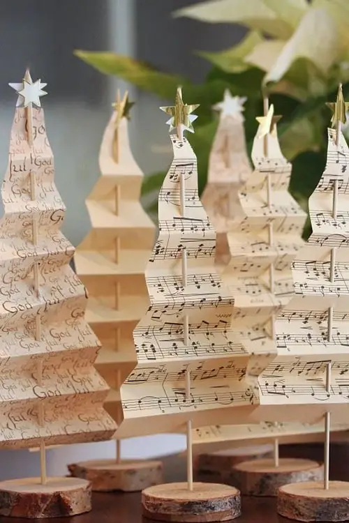 Mini árvore natalina de partitura
