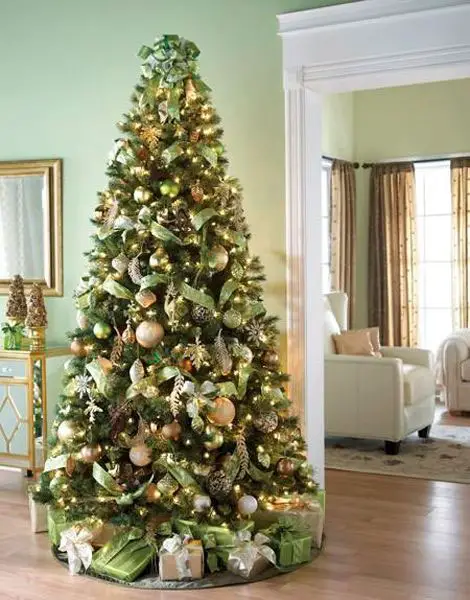 Árvore de Natal Decorada: Tons de Verde