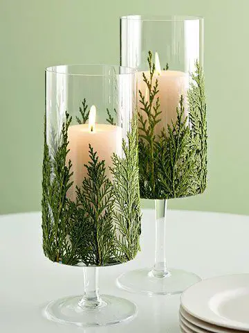 Use folhas de pinheiro junto com as velas
