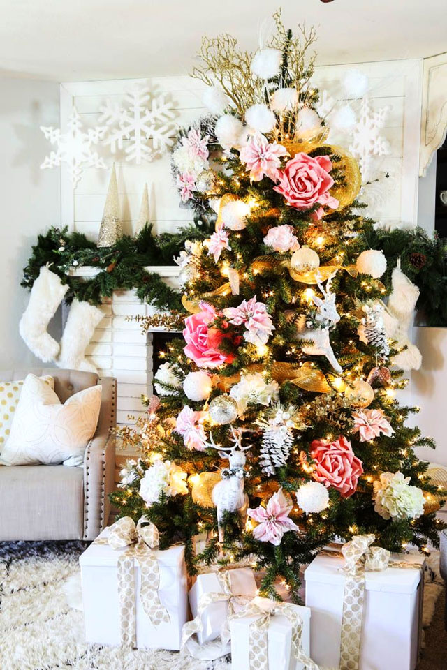 Árvore de Natal com rosa e dourado