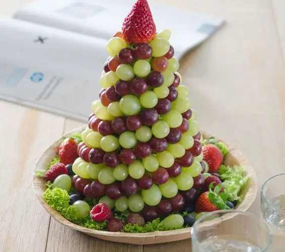 Decoração natalina na mesa de frutas