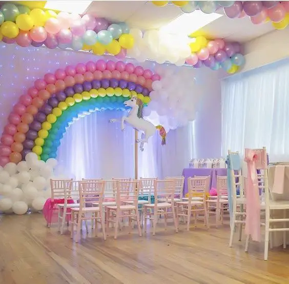 Faça um arco-íris com vários balões