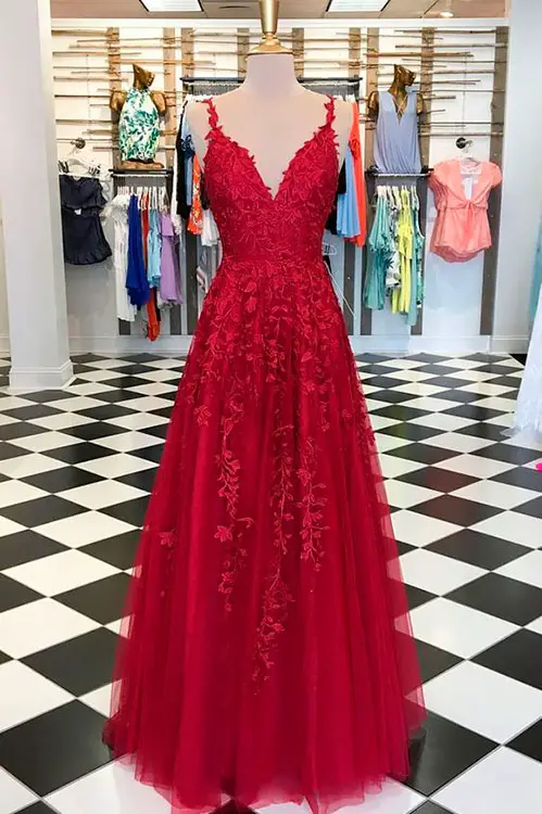 Vestido de Festa Longo: Vermelho com detalhes em renda