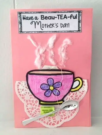 Cartão para mãe com xícar de chá com colherzinha
