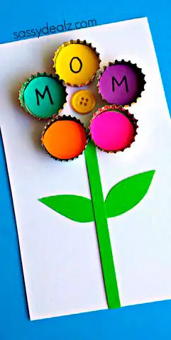 Cartão com flor de tampinhas de garrafa para mãe