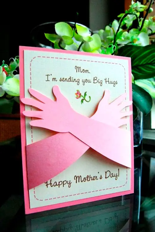 Cartão para o Dia das mães com um grande abraço