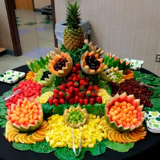 Decoração para o Dia das Mães com mesa de frutas