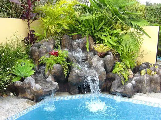Modelo de cascata para piscina com cachoeira artificial