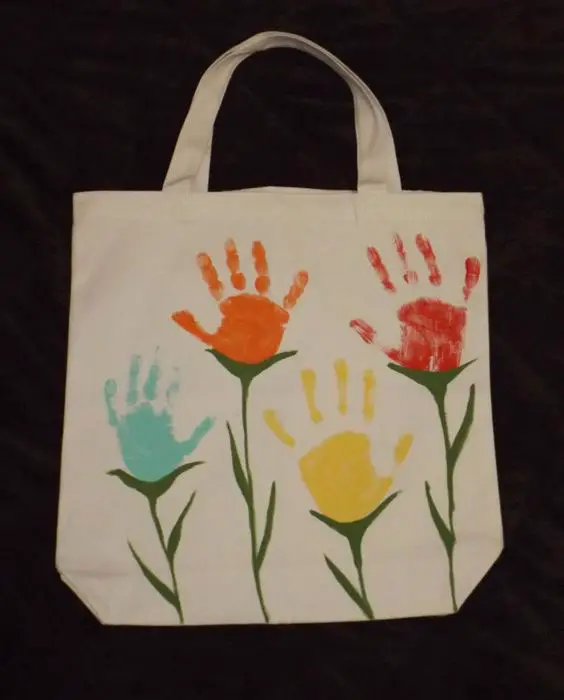 Ecobag customizada com as mãos para o Dia das Mães
