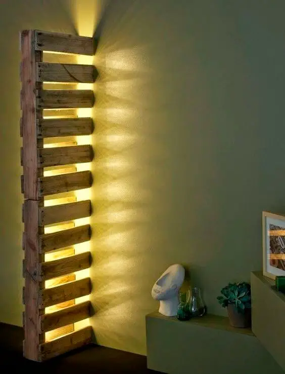 Decoração Com Paletes: Luminária de parede
