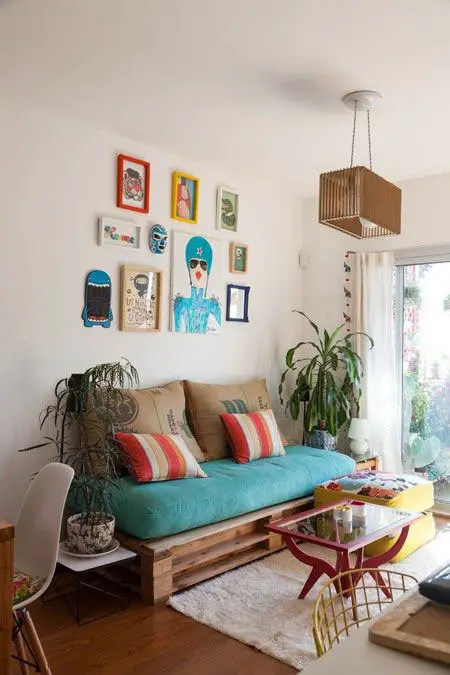 Decoração de Sala: Faça o seu sofá com paletes