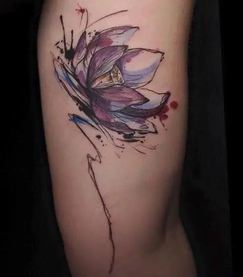 Tatuagem de flor de lótus Sketch