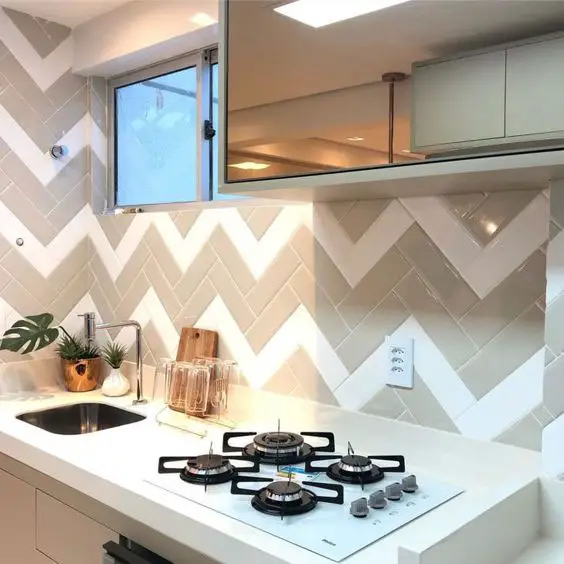 Cozinha com azulejos em chevron