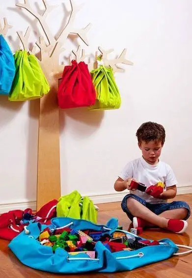 Organizadores de brinquedos com sacolas de tecido