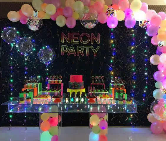 Decoração de festa neon