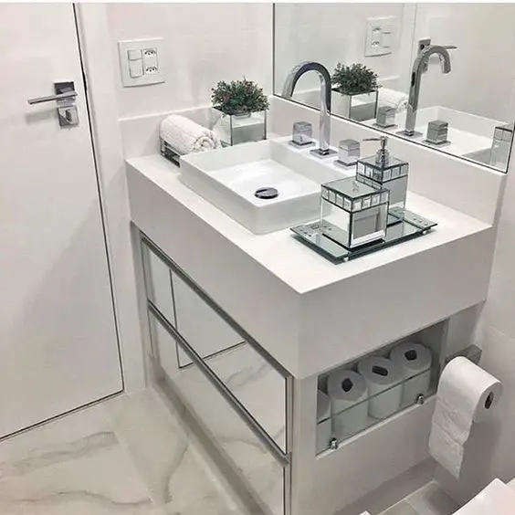 Pia de banheiro com armário