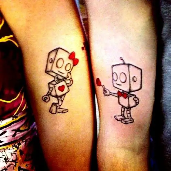 Tatuagens de casal com robôs