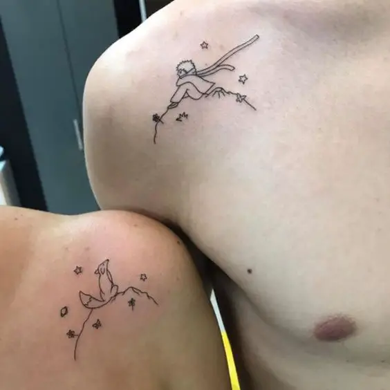 Tatuagens no ombro do Pequeno Príncipe