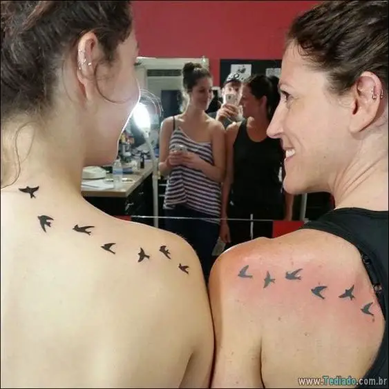 Tatuagens no ombro