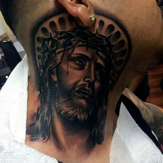 Tatuagem para pescoço com Jesus