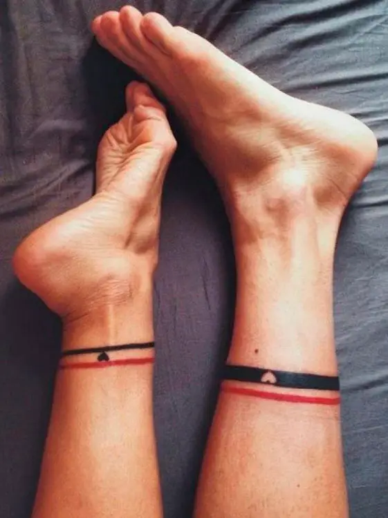 Tatuagens na perna de casal