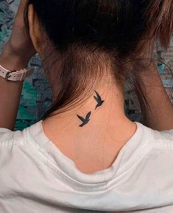 Tatuagens para pescoço de pássaros