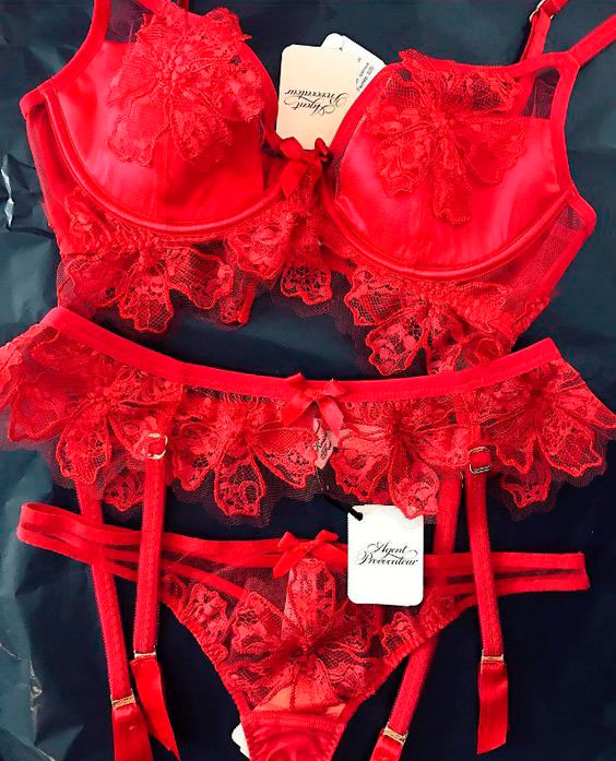 Compre uma lingerie bem sexy e dê ao marido de presente Compre uma lingerie bem sexy e dê ao marido de presente