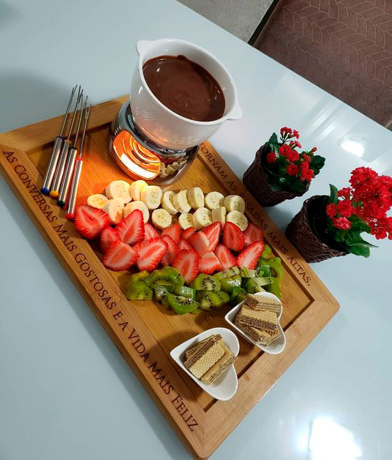 Programe uma noite de fondue com seu marido Programe uma noite de fondue com seu marido