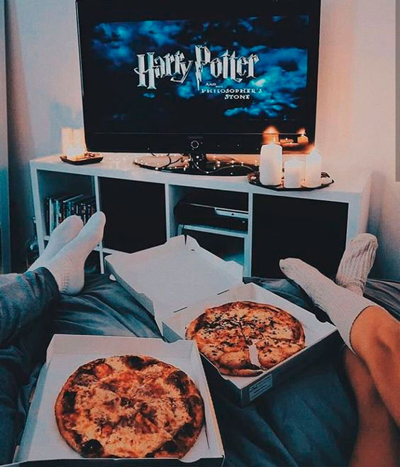 Surpresa de aniversário para marido com pizza e filme Surpresa de aniversário para marido com pizza e filme