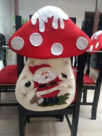 Enfeite de Natal em feltro para cadeira