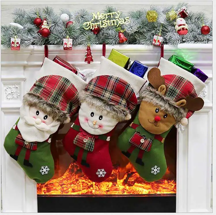 Papai Noel, Boneco de Neve e Rena na bota de Natal