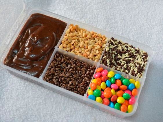 Buffet de brigadeiro para adoçar o namorado Buffet de brigadeiro para adoçar o namorado