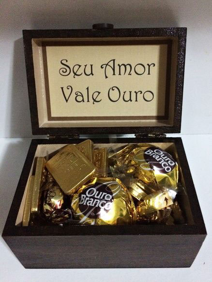 Caixinha de Páscoa para um amor que vale ouro Caixinha de Páscoa para um amor que vale ouro