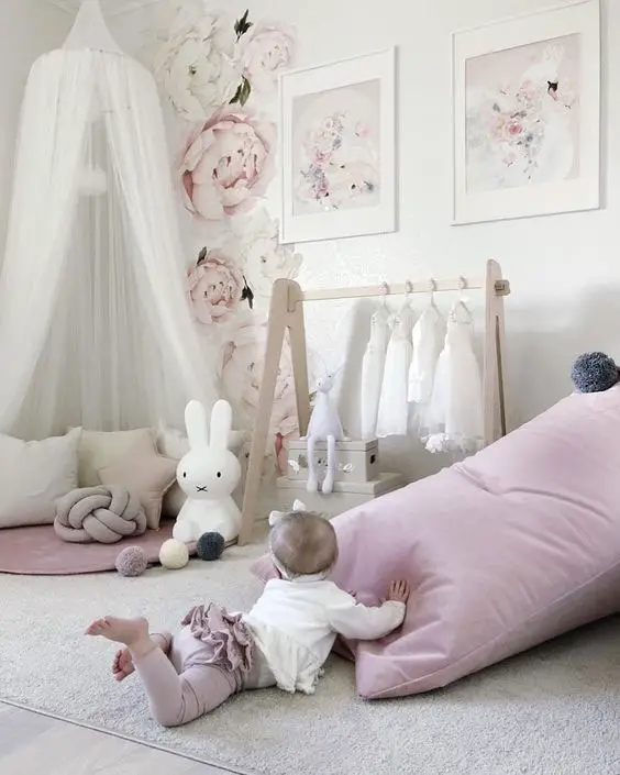 Decoração de quarto de bebê menina com cabaninha