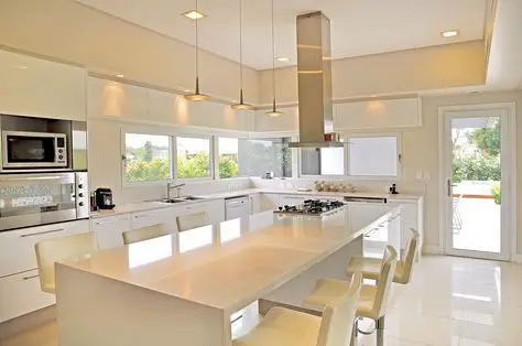 Cozinha planejada com ilha total white