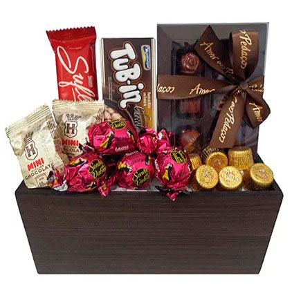 Cesta de chocolate para mulher chocólatra Cesta de chocolate para mulher chocólatra