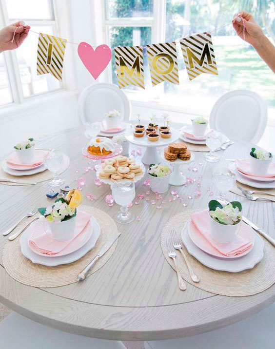 Decoração para o café da manhã da mãe Decoração para o café da manhã da mãe