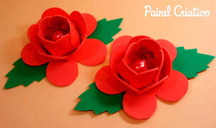Porta-bombom de rosa para o Dia das Mães Porta-bombom de rosa para o Dia das Mães