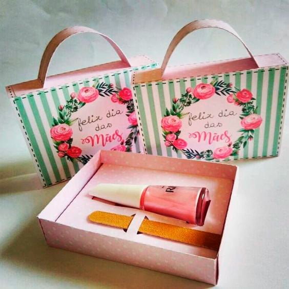 Kit esmalte e lixa para deixar a mãe mais bonita Kit esmalte e lixa para deixar a mãe mais bonita