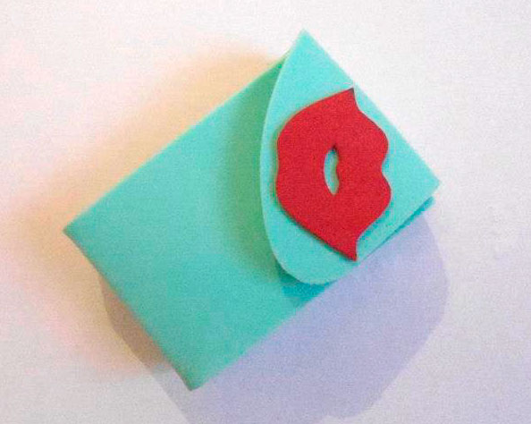 Porta-batom de lembrancinha para o Dia das Mães Porta-batom de lembrancinha para o Dia das Mães