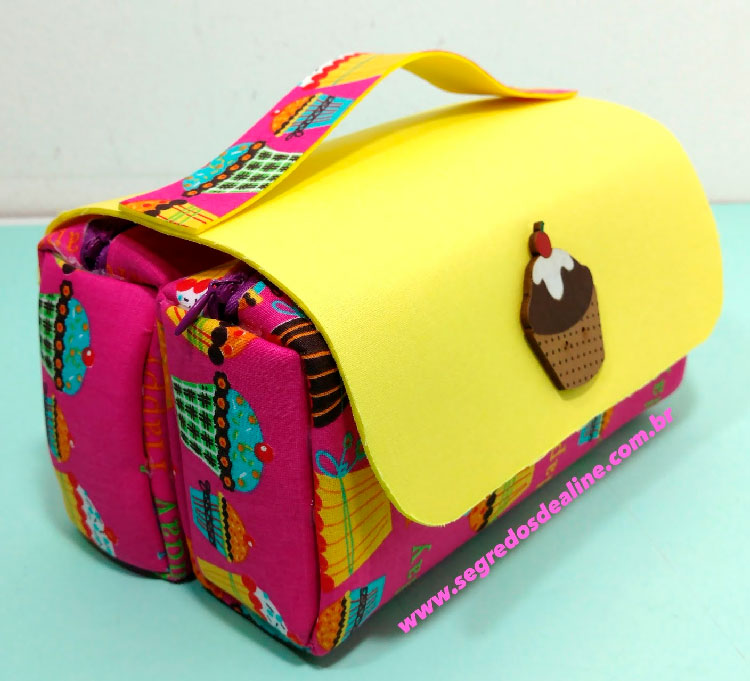Estojo duplo ou necessaire para o Dia das Mães Estojo duplo ou necessaire para o Dia das Mães