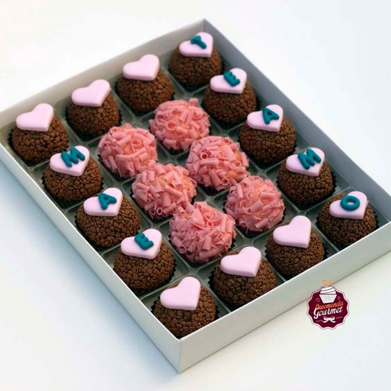 Caixa de brigadeiro gourmet para sua mãe Caixa de brigadeiro gourmet para sua mãe